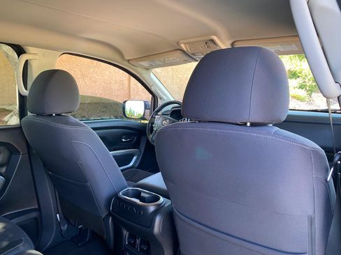 Used 2021 Nissan Titan SV w/ SV Convenience Package RWD image 41