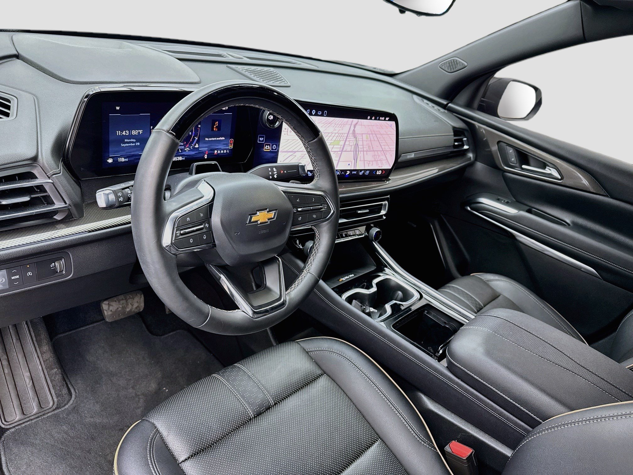 Used 2025 Chevrolet Traverse High Country FWD image 7