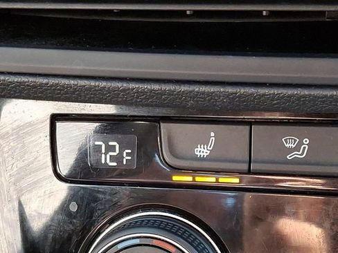 Used 2024 Volkswagen Jetta SE FWD image 25