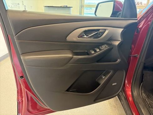 Used 2020 Chevrolet Traverse LT w/ LT Premium Package image 45
