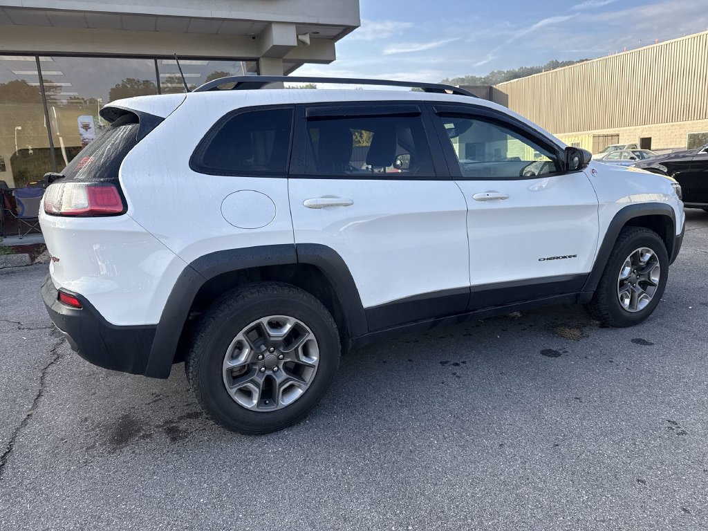 Used 2019 Jeep Cherokee Trailhawk w/ Comfort/Convenience Group AWD/4WD image 4