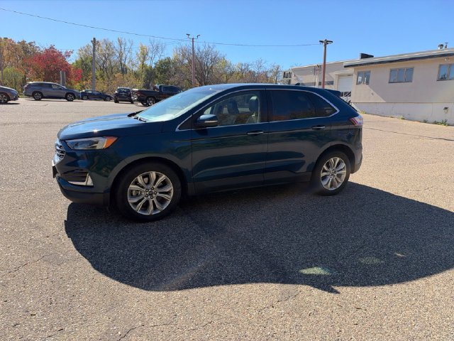 Used 2020 Ford Edge Titanium w/ Equipment Group 301A AWD/4WD image 2