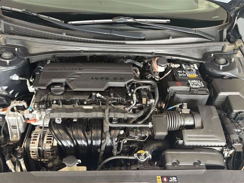 Used 2021 Hyundai Elantra SEL w/ Convenience + Premium Package FWD image 9