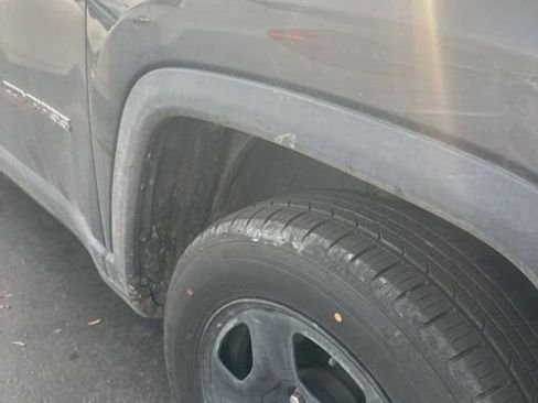 Used 2018 Jeep Compass Sport w/ Tech Group image 18