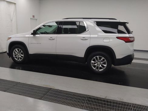 Used 2021 Chevrolet Traverse LT image 3
