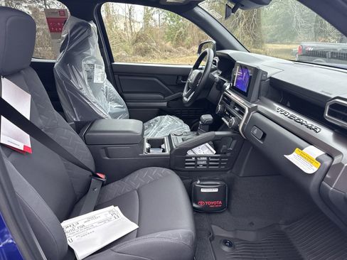 New 2025 Toyota Tacoma 2WD Double Cab image 33