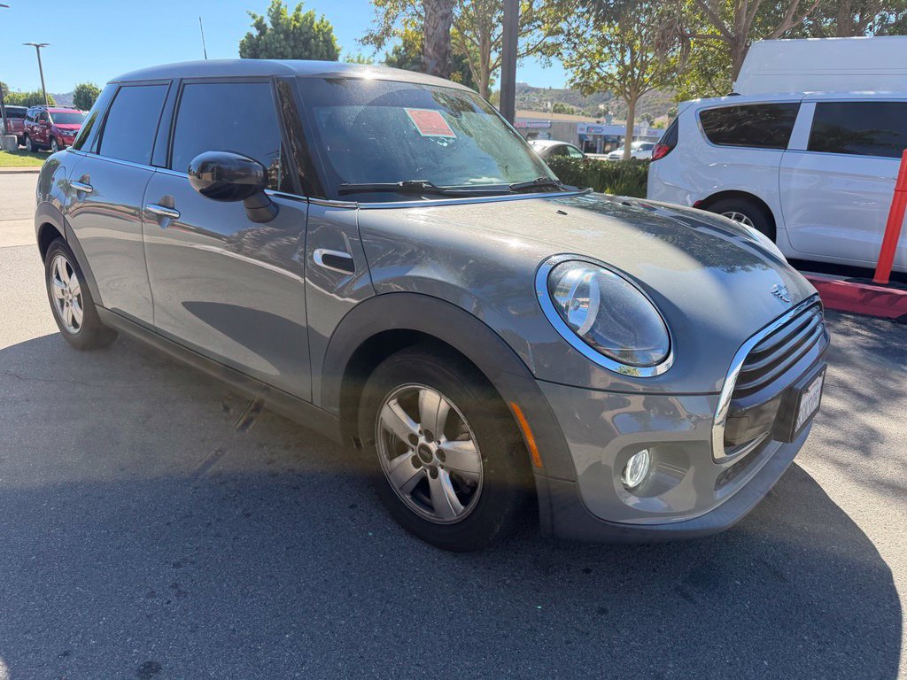 Used 2021 MINI Cooper 4-Door Hardtop FWD image 1
