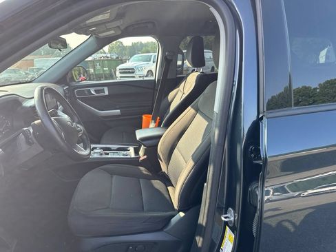 Used 2022 Ford Explorer XLT AWD/4WD image 11