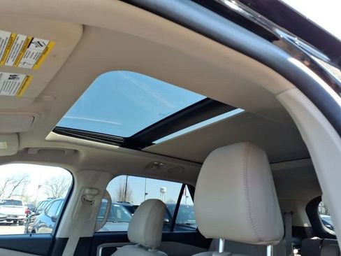 Used 2023 Ford Explorer XLT w/ Equipment Group 202A image 14