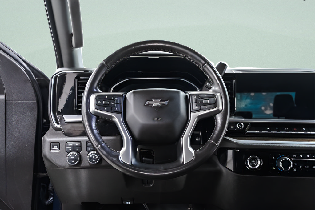 Used 2022 Chevrolet Silverado 1500 RST w/ Z71 Off-Road Package AWD/4WD image 9