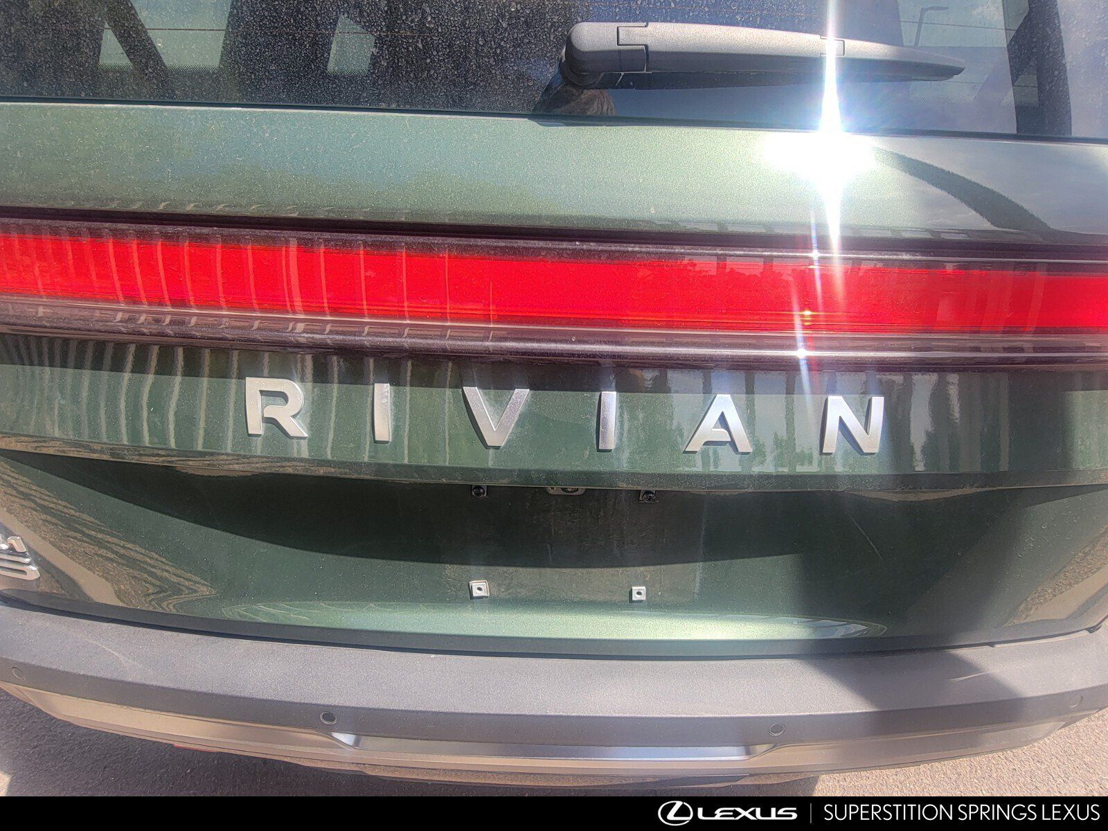 Used 2024 Rivian R1S Adventure Dual AWD/4WD image 9