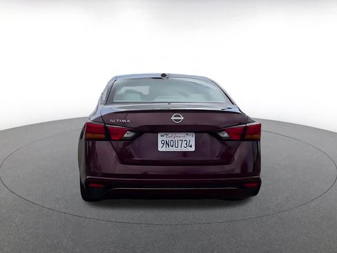 Used 2025 Nissan Altima 2.5 SV FWD image 12