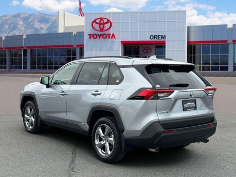 Used 2021 Toyota RAV4 XLE Premium AWD/4WD image 5