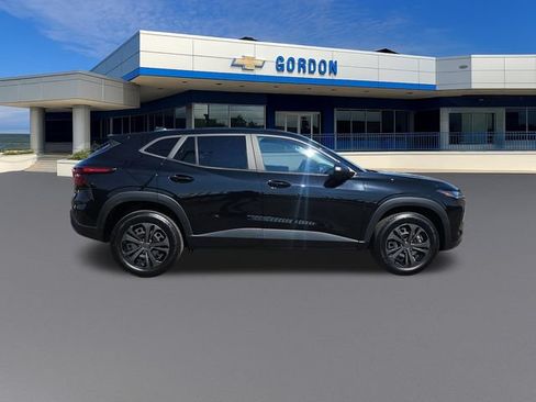 Used 2024 Chevrolet Trax LS w/ Driver Confidence Package FWD image 7