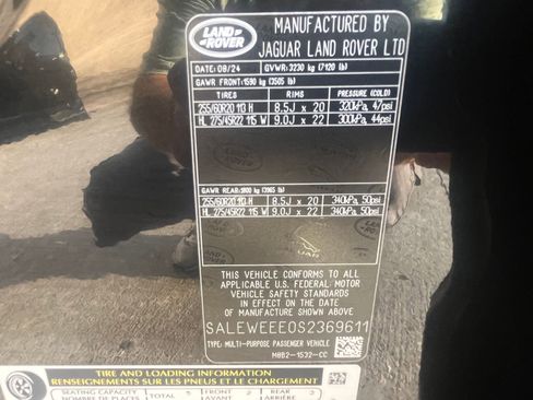 Used 2025 Land Rover Defender 110 V8 image 22