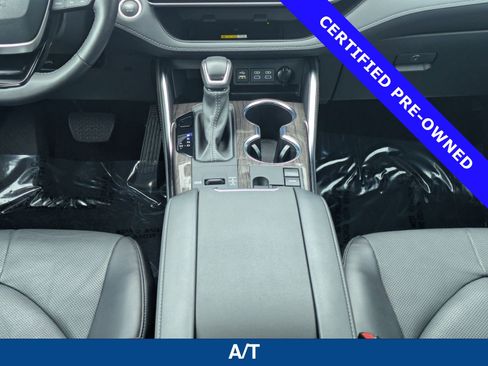 Used 2024 Toyota Highlander Platinum FWD image 22