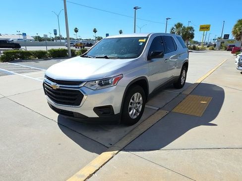 Used 2021 Chevrolet Traverse LS FWD image 8