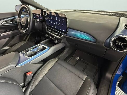 Used 2025 Chevrolet Equinox EV LT w/ Convenience Package image 32