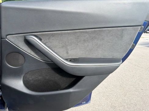 Used 2022 Tesla Model Y Long Range AWD/4WD image 13