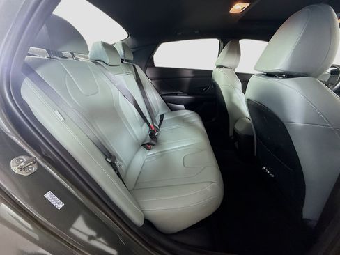 Used 2024 Hyundai Elantra Limited image 27