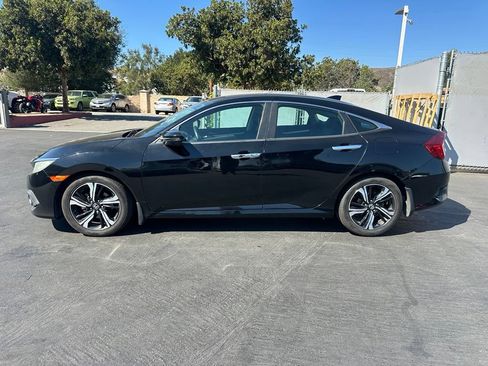 Used 2016 Honda Civic Touring image 2