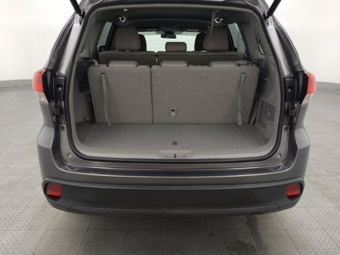 Used 2018 Toyota Highlander Plus FWD image 29