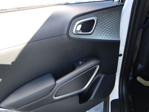 New 2025 Kia Soul S image 10