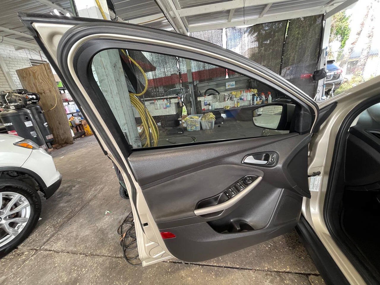 Used 2018 Ford Focus Titanium FWD image 8