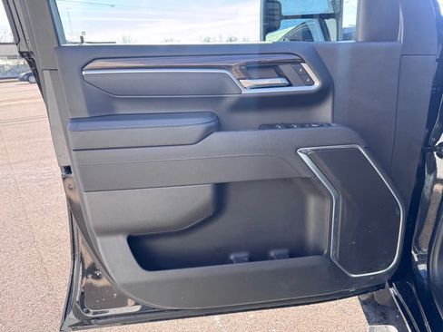 Used 2025 Chevrolet Silverado 2500 LT w/ Convenience Package image 8