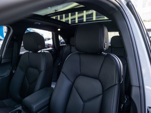 New 2026 Porsche Macan S image 5