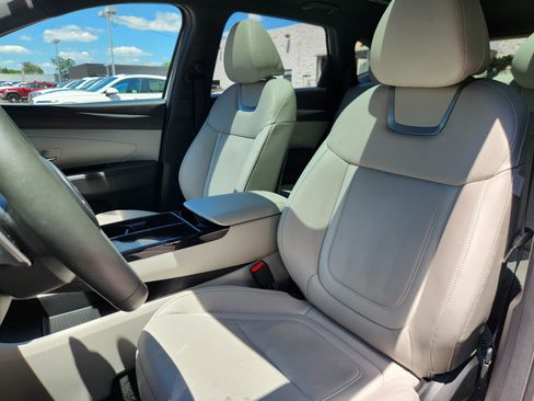 Certified 2025 Hyundai Tucson Limited AWD/4WD image 7