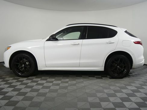 Used 2021 Alfa Romeo Stelvio Sprint w/ Nero Edizione image 6