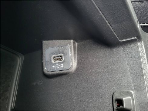 Used 2023 Jeep Wrangler Sahara image 22