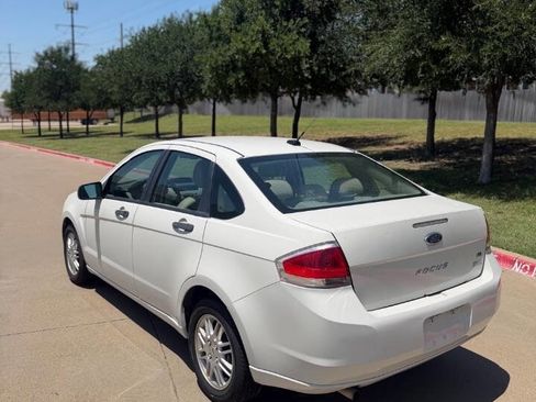 Used 2011 Ford Focus SE w/ 201A Rapid Spec Order Code FWD image 6