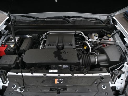 Used 2024 GMC Canyon AT4 w/ AT4 Premium Package image 23