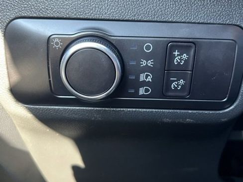 Used 2020 Ford Escape SE image 26