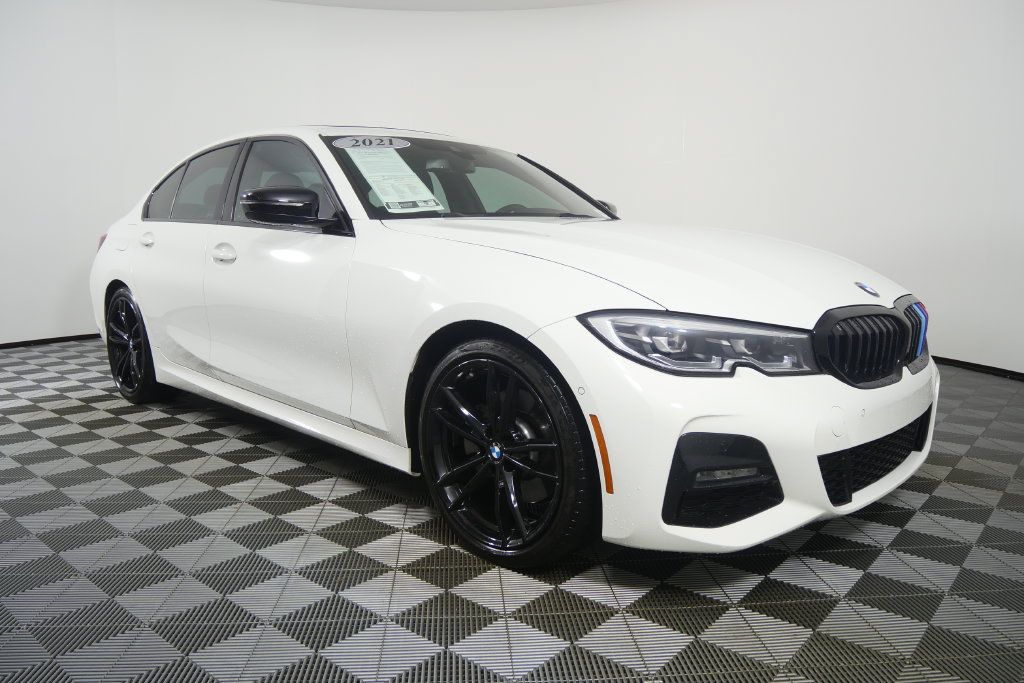Used 2021 BMW 330i Sedan w/ M Sport Package RWD image 2