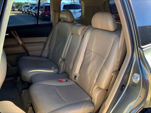 Used 2010 Toyota Highlander Limited image 19