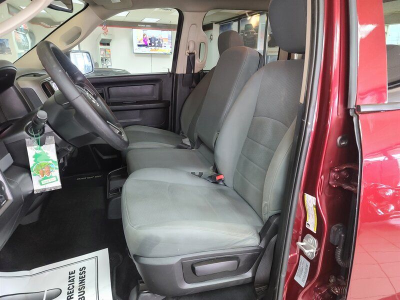 Used 2017 RAM 1500 Express AWD/4WD image 10