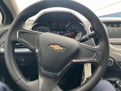 Used 2018 Chevrolet Cruze LS image 27