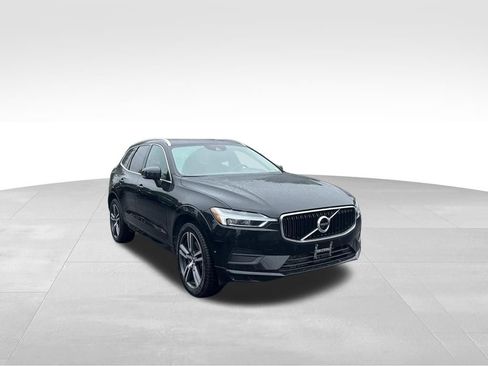 Used 2019 Volvo XC60 T6 Momentum w/ Multimedia Package AWD/4WD image 3