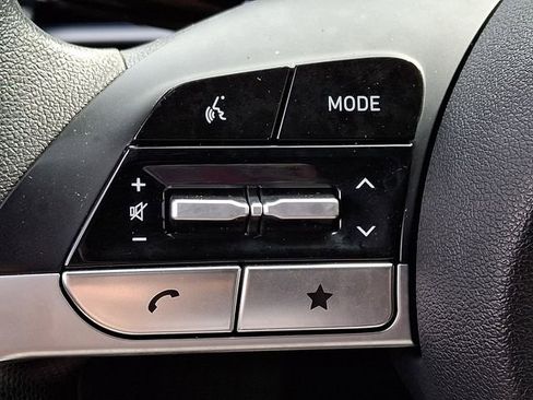 Used 2024 Hyundai Elantra SEL FWD image 21