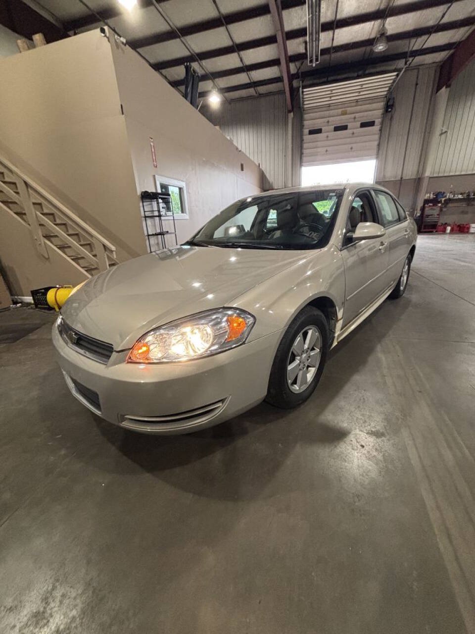 Used 2010 Chevrolet Impala LT w/ Luxury Edition Package FWD image 1