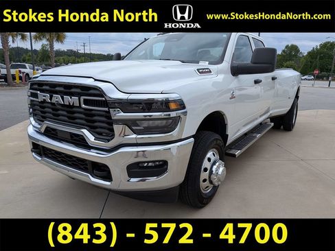 Used 2025 RAM 3500 Tradesman w/ Chrome Appearance Group AWD/4WD image 6