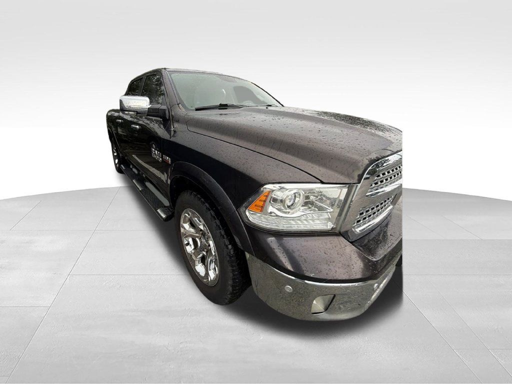 Used 2017 RAM 1500 Laramie AWD/4WD image 4