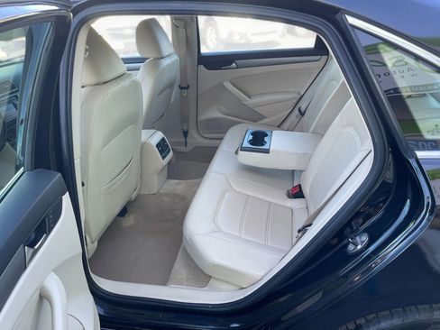 Used 2014 Volkswagen Passat 1.8T SE image 11