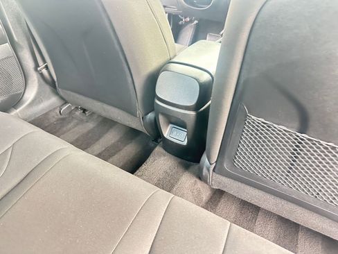 Used 2025 Hyundai Elantra SEL image 25