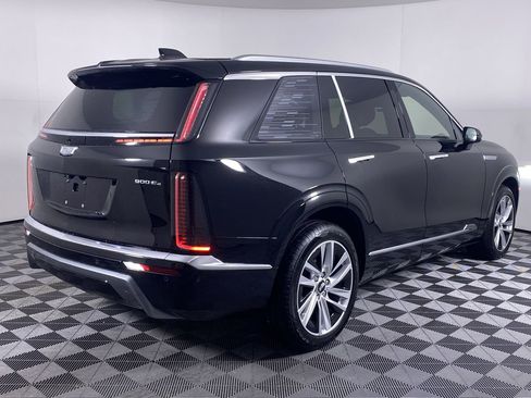 New 2026 Cadillac Vistiq Luxury w/ LPO, Floor Liner Package image 19