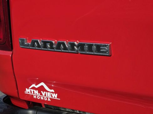 Used 2021 RAM 1500 Laramie AWD/4WD image 9