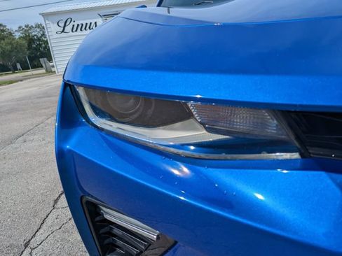 Used 2018 Chevrolet Camaro SS RWD image 10